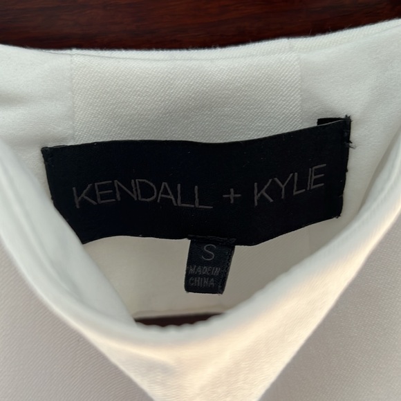 Cutest jumpsuit ever by Kendall and Kylie - Picture 7 of 10